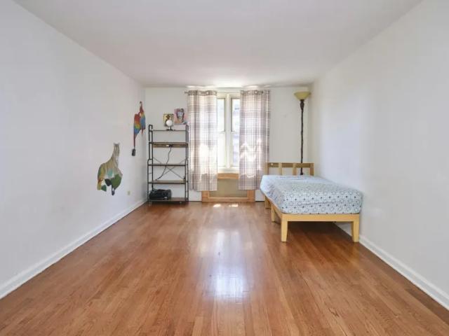 Apartment for sale in Queens, Arverne