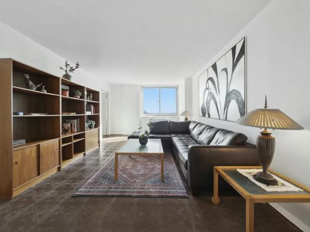 Apartment for sale in Queens, Arverne