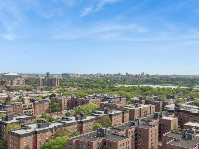 Apartment for sale in Forest Hills