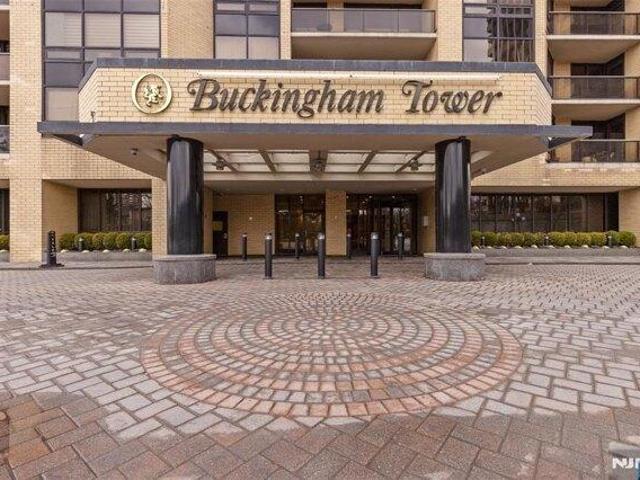 Condo for sale in Fort Lee, New Jersey