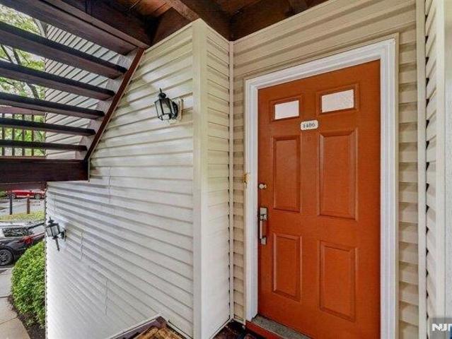 Condo for sale in Fort Lee, New Jersey