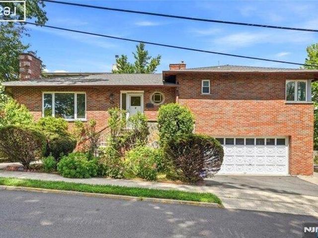 House for sale in Fort Lee, New Jersey
