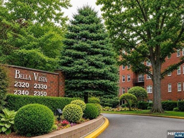 Condo for sale in Fort Lee, New Jersey