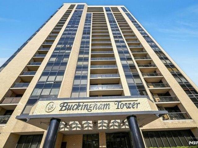 Condo for sale in Fort Lee, New Jersey