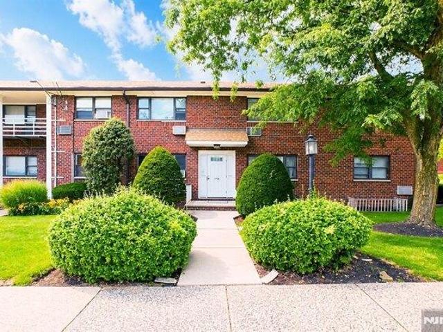Condo for sale in Fort Lee, New Jersey