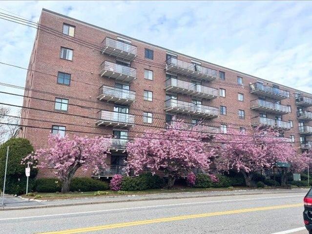 Condo for sale in Framingham, Middlesex County