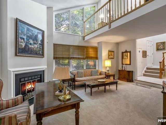 House for sale in Ferdinands Mills, Franklin Lakes
