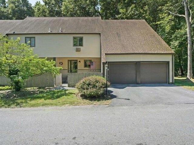 Condo for sale in Franklin, Massachusetts