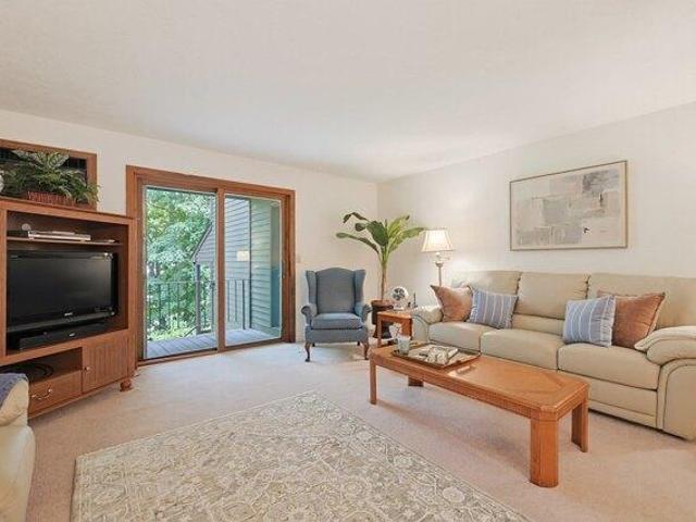 Condo for sale in Highwood at Franklin Condominiums, Franklin
