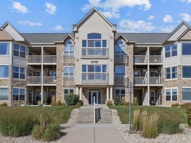 Condo for sale in Franklin, Wisconsin