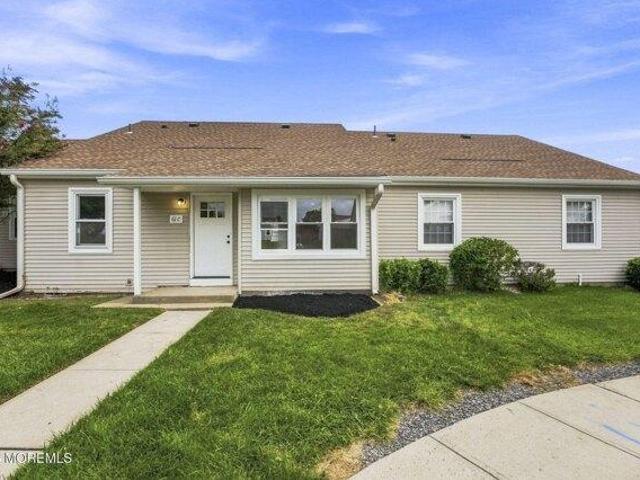 Condo for sale in Wyckoff Mills, Howell Township