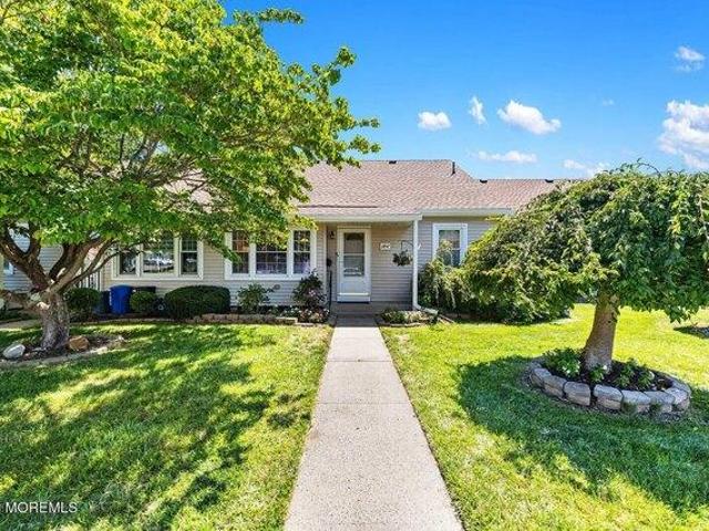 Condo for sale in Wyckoff Mills, Howell Township