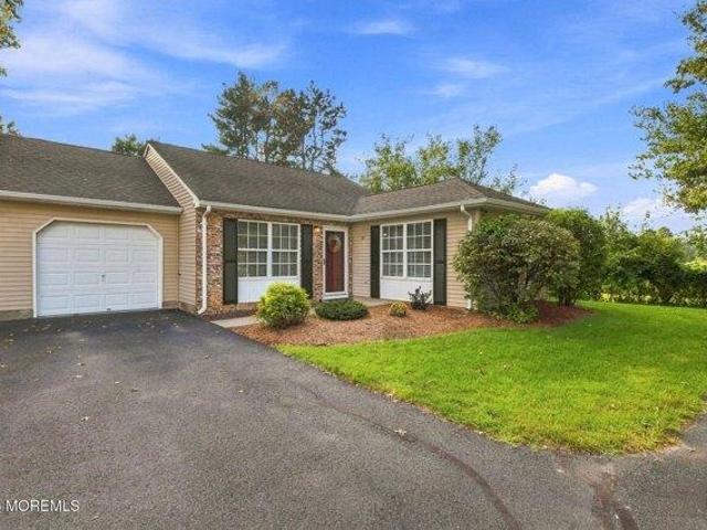 House for sale in Surrey Downs, Howell Township