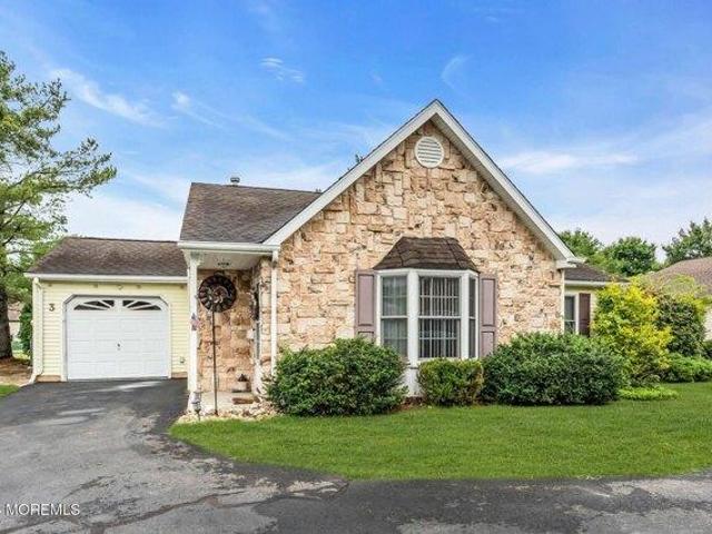 Condo for sale in Surrey Downs, Howell Township