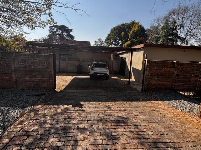 Room for rent in Waterkloof, Gauteng