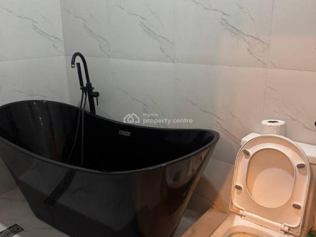 Flat for rent in Eti Osa, Lagos