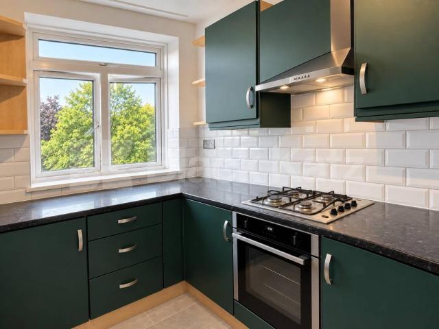 Apartment for rent in Maitland Park, Greater London