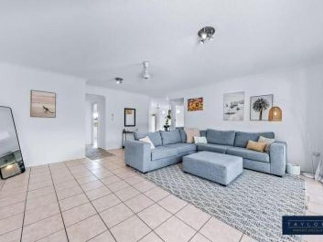Apartment for rent in Cannonvale, Queensland