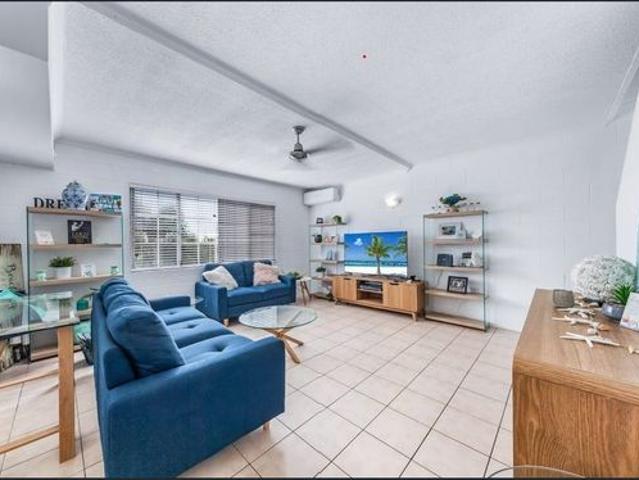 Townhouse for rent in Cannonvale, Queensland