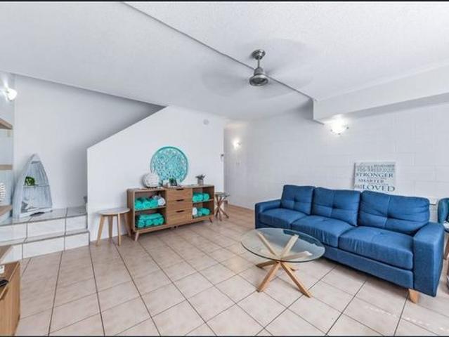 Townhouse for rent in Cannonvale, Queensland