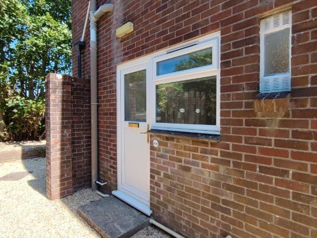Park Home for rent in Poundbury, Fordington