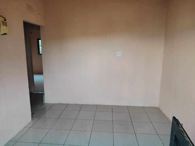 House for rent in Chatsworth