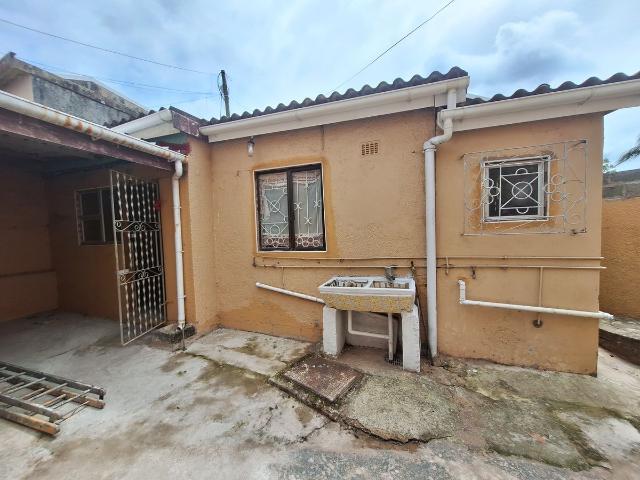 House for rent in Chatsworth, Kwazulu-natal