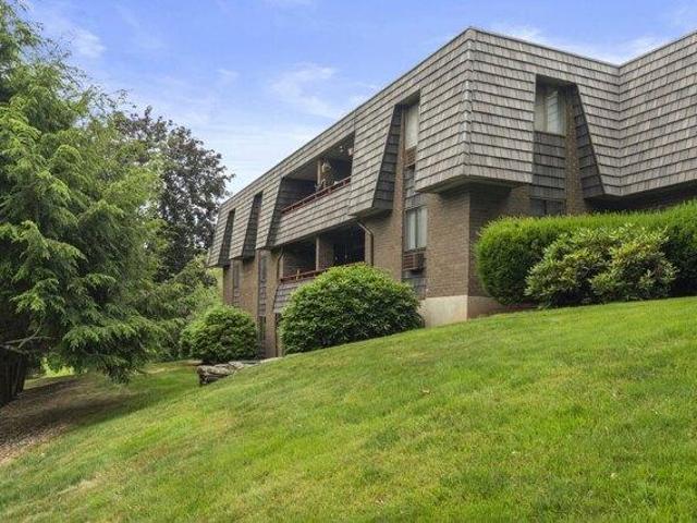 Condo for sale in Glastonbury