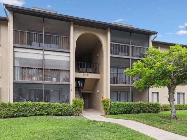Condo for sale in Greenacres Condo for sale in Greenacres