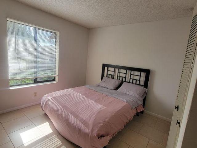 Room for rent in Greenacres, Florida