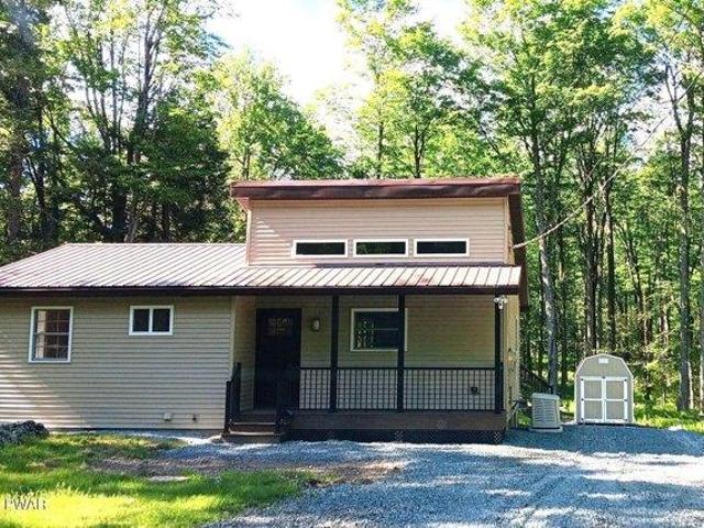 House for sale in Canadensis, Pennsylvania