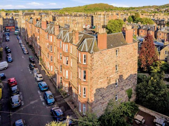 Flat for sale in Morningside, Scotland