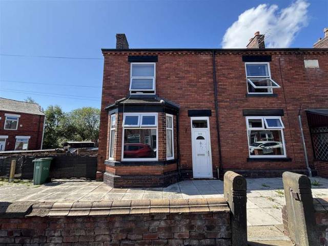 Flat for sale in Wigan, Greater Manchester