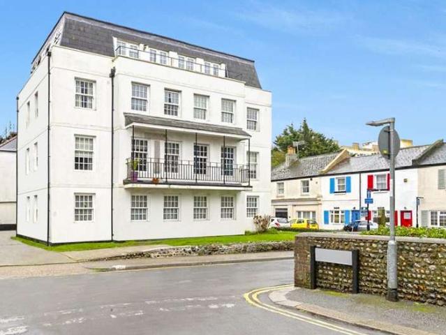 Flat for sale in Worthing, West Sussex