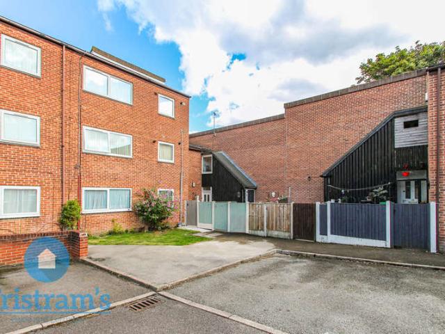 Flat for sale in Wollaton Vale, Haddon