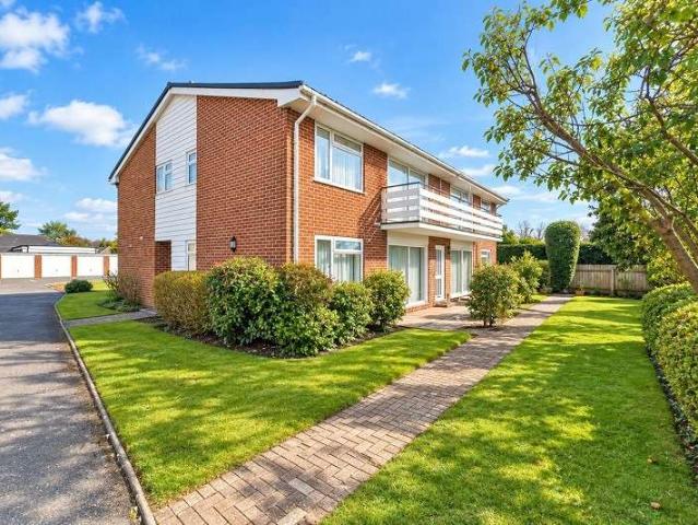 Flat for sale in Highcliffe