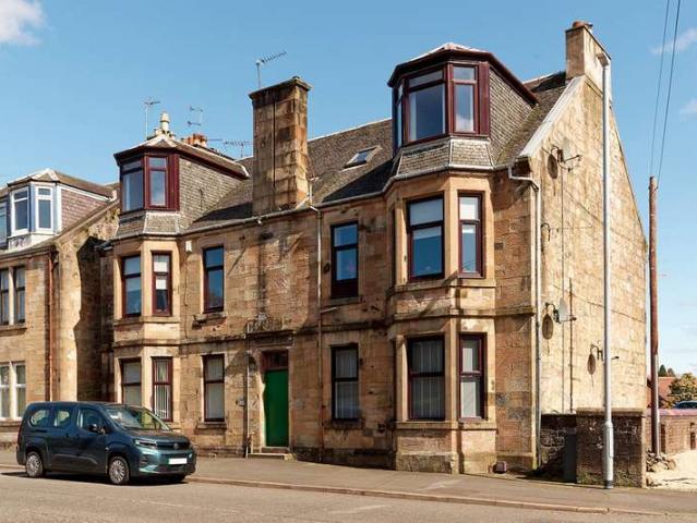 Flat for sale in Kilbirnie, Scotland