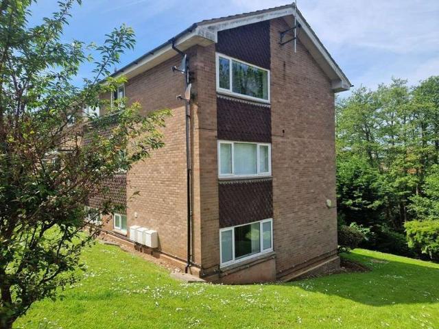 Flat for sale in Hulham, Budlake