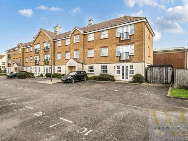 Flat for sale in Fishersgate, West Sussex