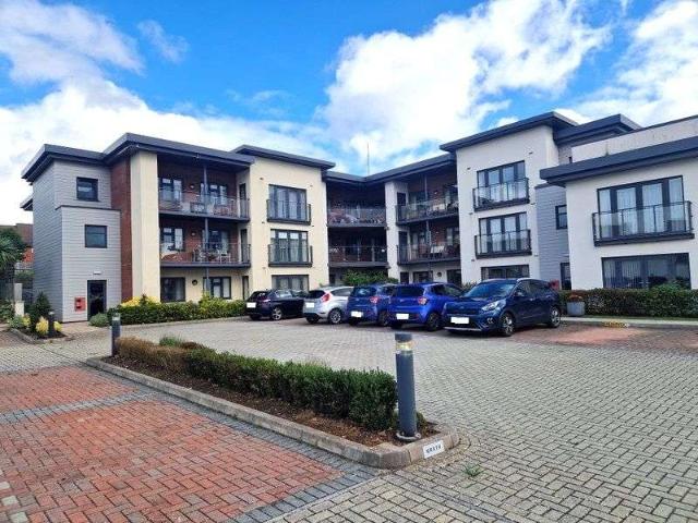 Flat for sale in Littleham, Budlake