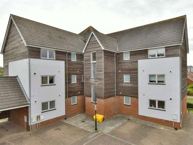 Flat for sale in St. Marys Island, Gillingham