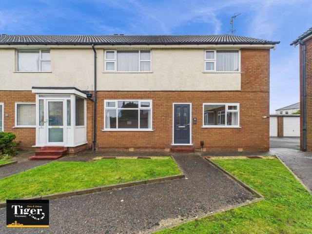 Flat for sale in Squires Gate, Blackpool