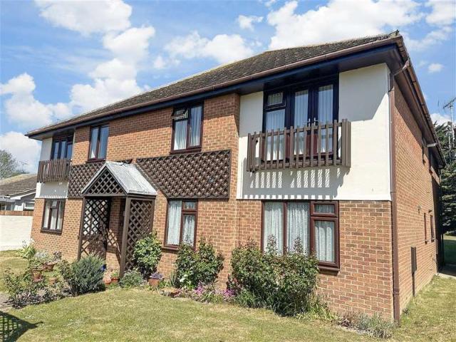 Flat for sale in Birchington, Acol