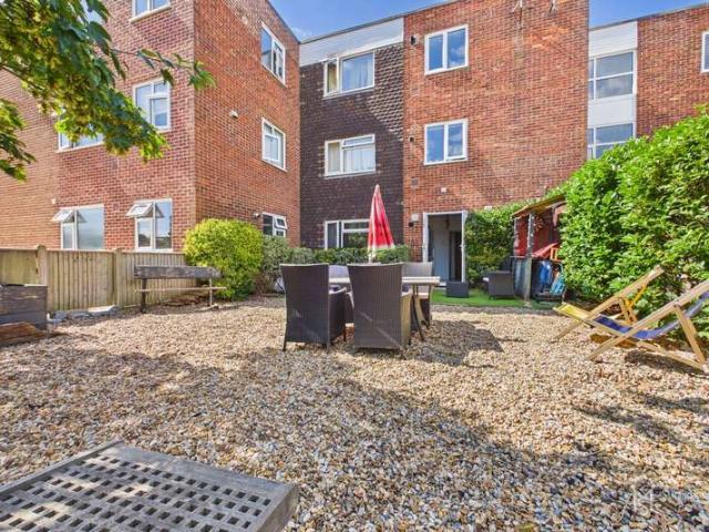 Flat for sale in Cross In Hand, East Sussex