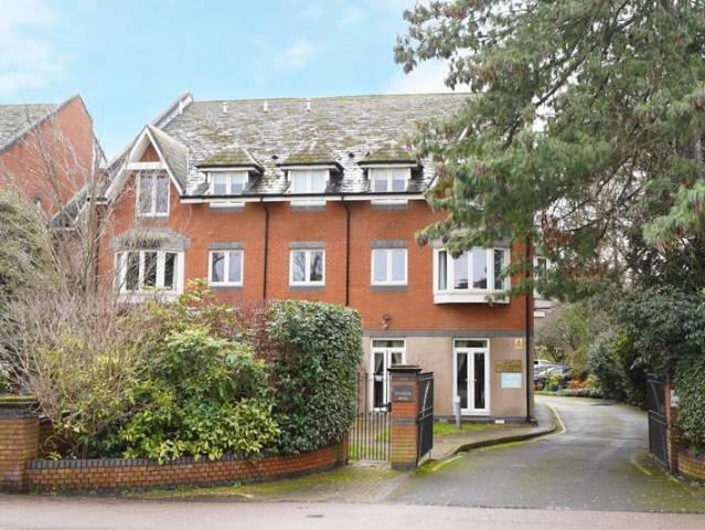 Flat for sale in Dulwich Village, Greater London