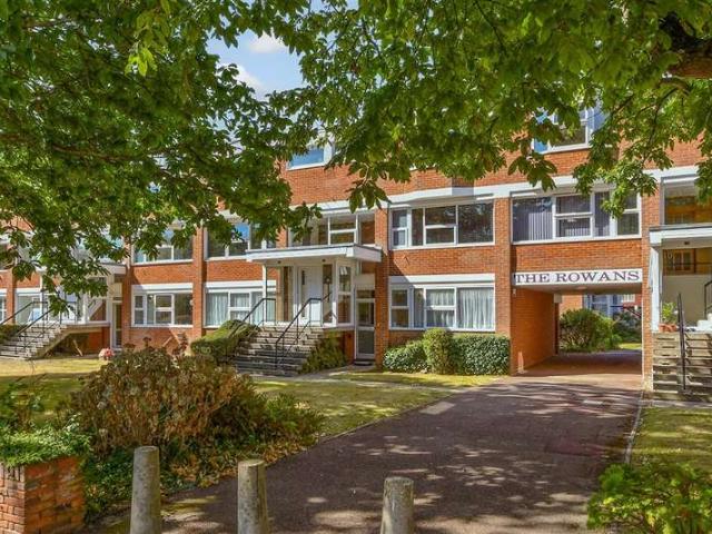 Flat for sale in West Worthing, Worthing