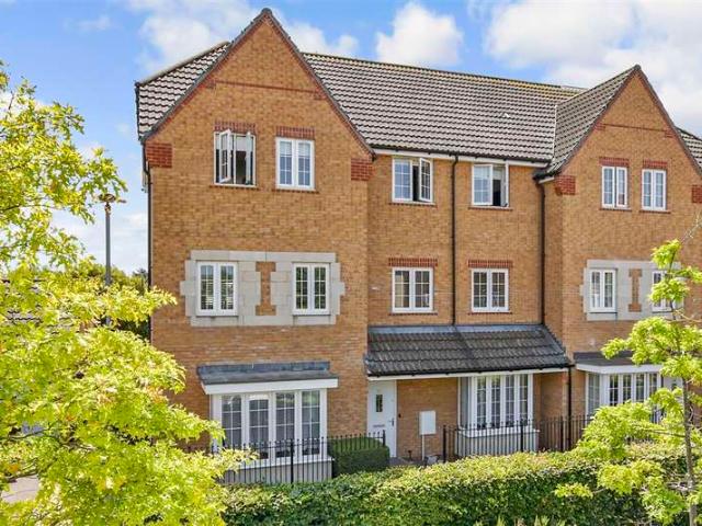 Flat for sale in West Worthing, Worthing