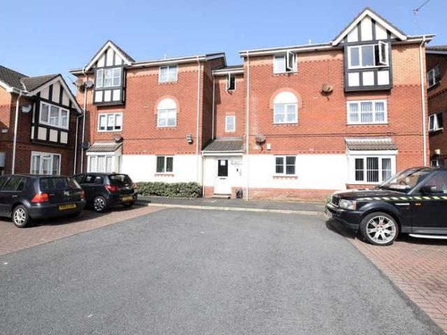 Flat for sale in Claremont, Blackpool