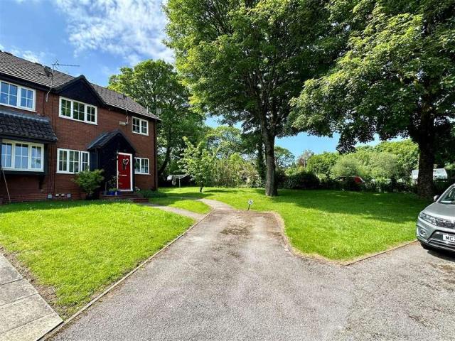 Flat for sale in Disley