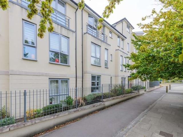 Flat for sale in Hamerton, Kent